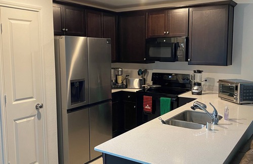 Clear Lake House | Brand New Relaxing Home with Office and Massage Chair in Quiet Neighborhood