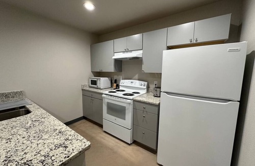 Clovis Apartment | Brand New Rest and Relaxation Apartments
