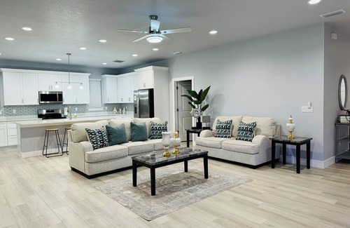 Lutz House | Brand New Tampa Oasis with Private Jacuzzi Retreat