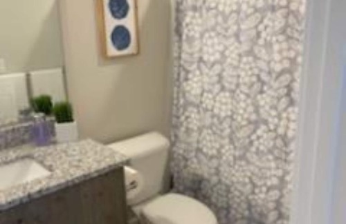 Enterprise House | Brand New townhome in the heart of Enterprise - mountains all around!