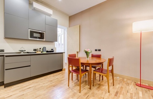 Rione III Colonna Apartment | BRAND NEW! TOWNHOUSE FRATTINA IN ROME