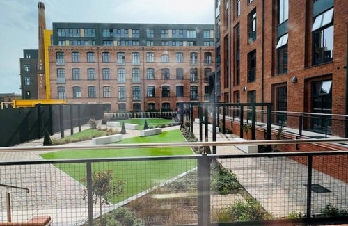 Loughborough Apartment | *Brand New*unique 2 bed apartment with pool & gym