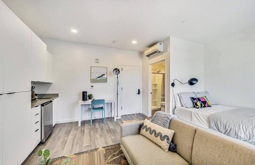 Downtown Oakland Apartment | Brand New Unique Studio Suite Near Downtown!