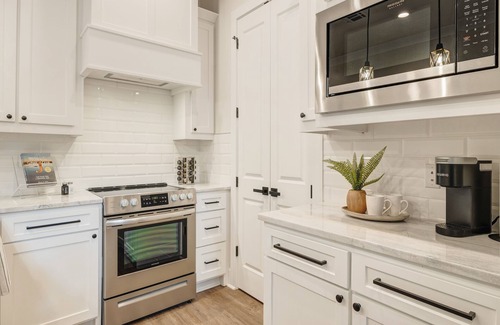 Lafayette House | Brand new upscale 3bed/2.5 bath townhome located in the heart of Lafayette, LA!