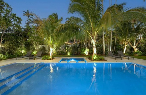 Country Club Section Villa | Brand new Villa with Pool/Jacuzzi/GameRoom