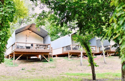 Seguin Cabin | Brand new waterfront Cabin with many amenities: Pool, hot tub & kayaking. - SG2