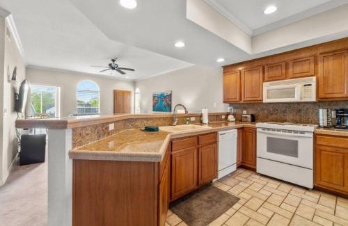 Branson House | Branson Condo at Thousand Hills Walkin with Elevator Golf Front and close to 76