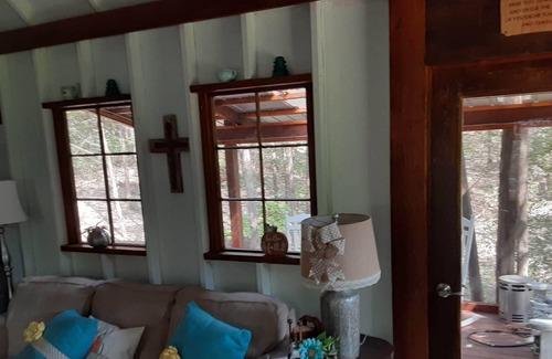Branson Cottage | BRANSON HOBBY FARM FOR COUPLES Beautiful Rustic Cottage/Hot Tub and Hobby Farm