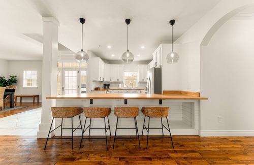 Branson House | BransonBliss: Golf, ClubPool, Fireplace, Workspace, 30ft patio, EnsuiteBaths