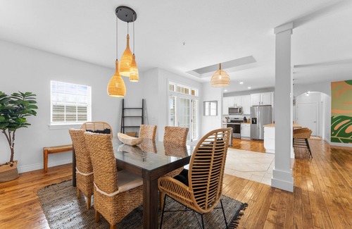 Branson House | BransonBliss: Golf, ClubPool, Fireplace, Workspace, 30ft patio, EnsuiteBaths