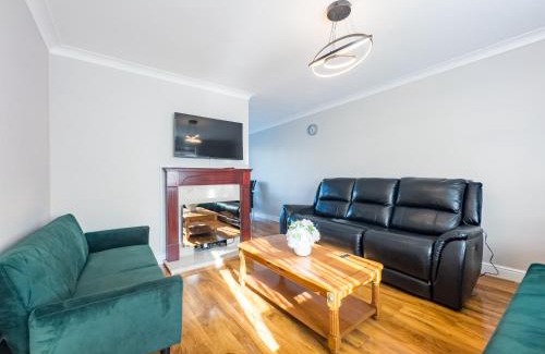 Basildon House | Braybrooke Bliss - 3 Bedroom House in Basildon