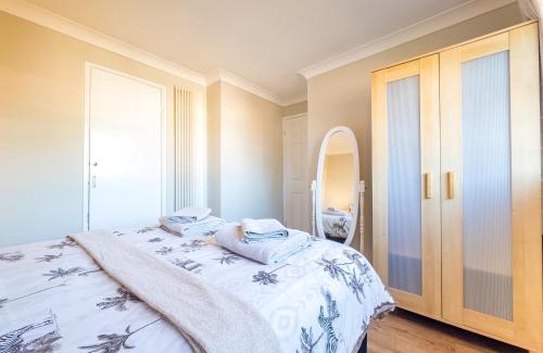 Basildon House | Braybrooke Bliss - 3 Bedroom House in Basildon