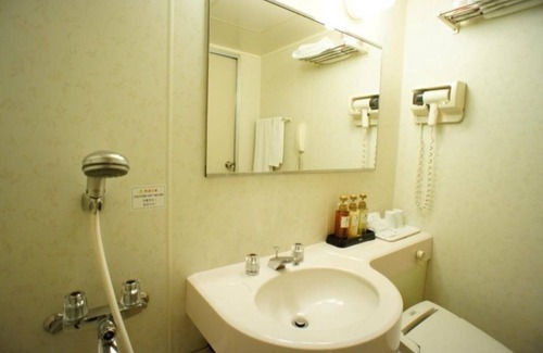 Suminoe Hotel | Breakfast included Triple smoking Corner room/Osaka Ōsaka