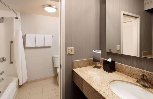 Laguna Hills Hotel | Breath of Fresh Air! Pet-Friendly Near Big Air Trampoline Park