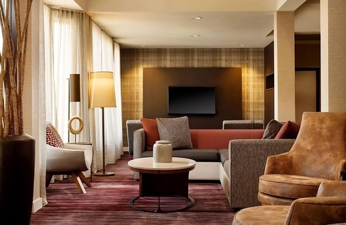 Laguna Hills Hotel | Breath of Fresh Air! Pet-Friendly Near Big Air Trampoline Park