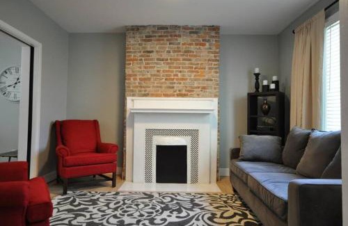 Columbus House | Breath of Fresh Air - House- 3 BR 2BA