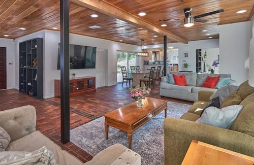 Timber Pond III House | Breath-taking landscape and beautiful Lakeview