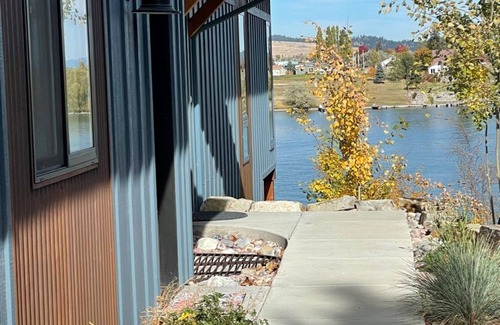 Polson Condo | Breath Taking Waterfront View- family sized condo! End Unit