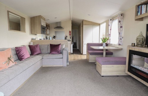 Happisburgh Cottage | BREATHING SPACE, country holiday cottage, with a garden in Walcott