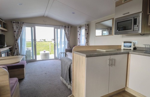 Happisburgh Cottage | BREATHING SPACE, country holiday cottage, with a garden in Walcott