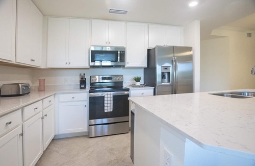 Lakewood Ranch Condo | Breathtaking 2nd floor 3bed/2bath corner unit Condo in Lakewood National - Hosey