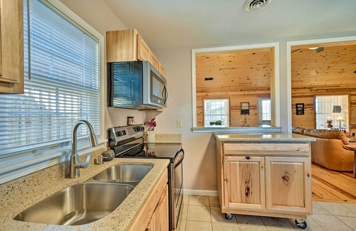 Elkin House | Breathtaking Elkin Getaway w/Vineyard Views!