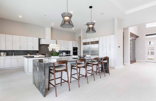 Reunion House | Breathtaking Mansion with Indoor Spa at Reunion