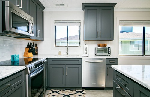 Caswell Beach Apartment | Breathtaking Ocean Front Condo at Caswell Beach. Norah Patrick's Hideaway