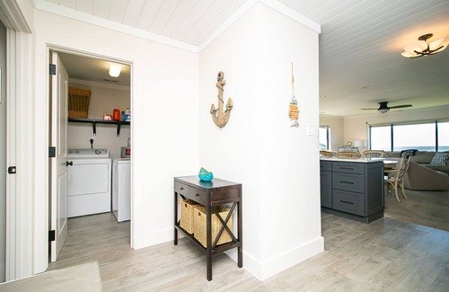 Caswell Beach Apartment | Breathtaking Ocean Front Condo at Caswell Beach. Norah Patrick's Hideaway