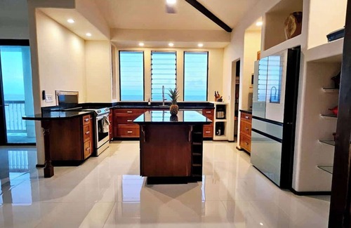 Kapoho House | Breathtaking Oceanfront Home on Lava Rock Beach.