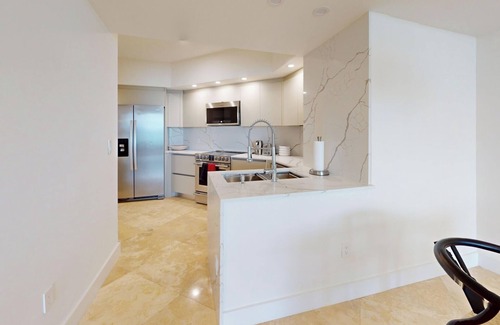 Sunny Isles Beach Condo | Breathtaking 2Bdrm 2B Full Ocean View Getaway-CS68