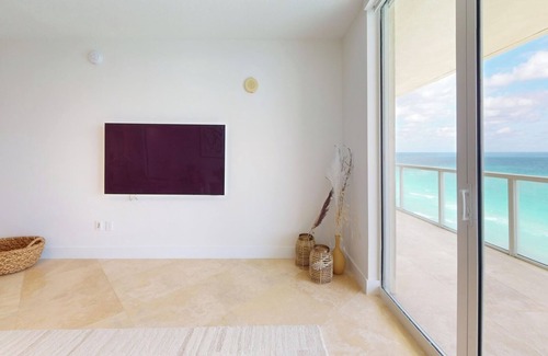 Sunny Isles Beach Condo | Breathtaking 2Bdrm 2B Full Ocean View Getaway-CS68