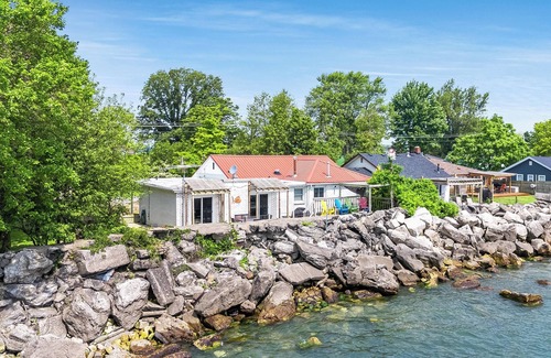 Leamington House | Breathtaking views on Lake Erie.