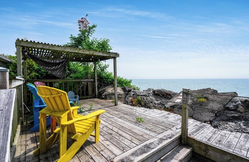 Leamington House | Breathtaking views on Lake Erie.