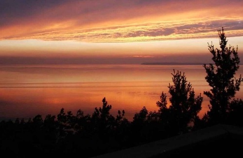 Glen Arbor House | Breathtaking Views of Lake Michigan. Near Sleeping Bear Dunes