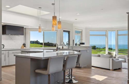 Bodega Bay House | Breathtaking Views of the Pacific Ocean Rooftop Balcony Gourmet Kitchen and Hot Tub overlooking Golf Course