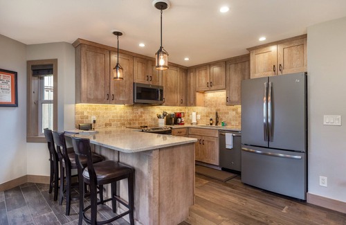 Four O'Clock Condo | Breckenridge 2BR - Ski-in/Ski-out with Heated Floors