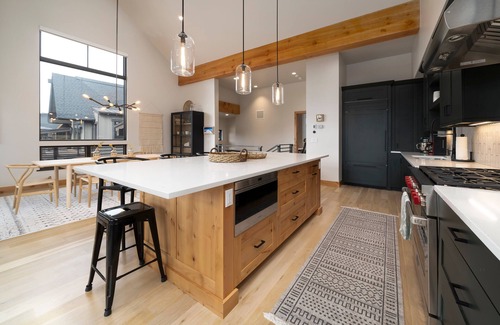 Peak 8 Villa | Breckenridge 86 - Four Bedroom Villa, Sleeps 8