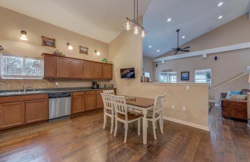 Pepin Apartment | Breeze Condo - Luxury Stay 2 Blocks from Beach