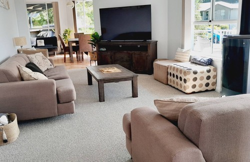 Kiama House | Breeze Kiama - Spacious luxuriant home in the coastal town of Kiama!