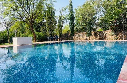 Gurugram Villa | Breezer Farm