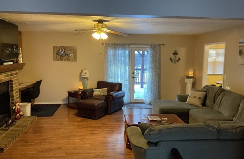 Harrison House | Breezy Beach is a cozy unique home close to it all .
