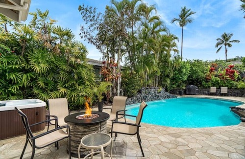 Kailua-Kona House | Breezy Pool Oasis 5BR AC Ocean Views 5min to Beach