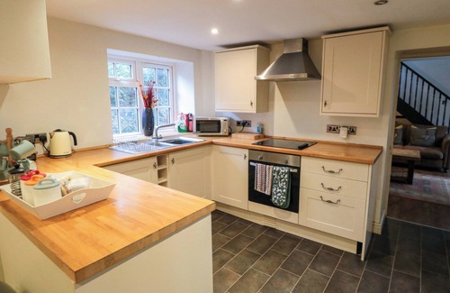 Cropton Cottage | BREWERS COTTAGE, pet friendly, with open fire in Pickering