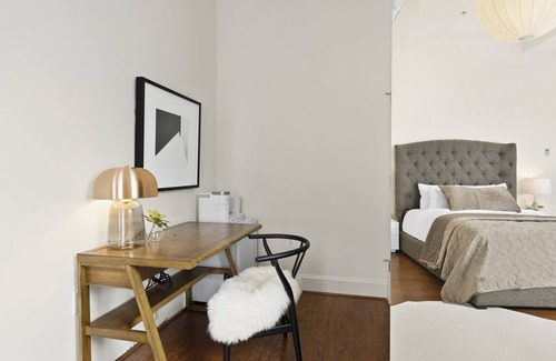 Downtown Baltimore Hotel | Brexton Hotel - Charming Studio in Mt. Vernon