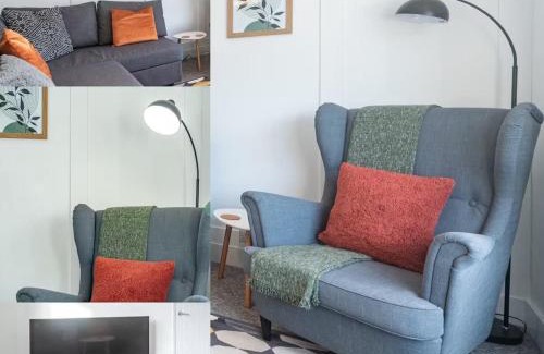 Caversham Apartment | Briants, Spacious Home-from-Home, Free Parking & Secure Garden