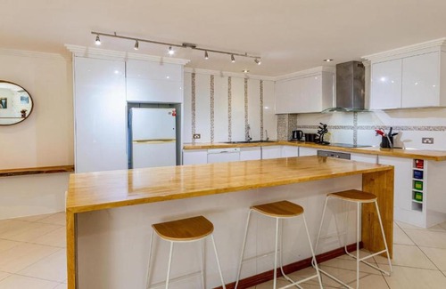 Bellara House | Bribie Escape, Top Floor Unit with Waterviews