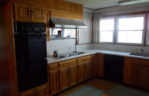 Osbornsville House | Brick Waterfront With Dock And Private Beach