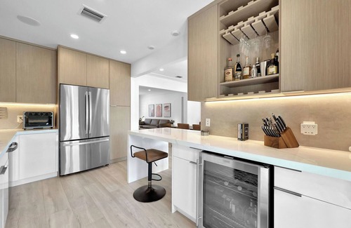 Brickell House | Brickell Retreat- Top Location - Walkable-Remote-Ready - Private Backyard Oasis