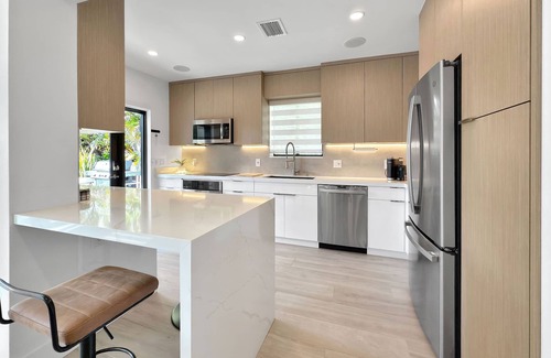 Brickell House | Brickell Retreat- Top Location - Walkable-Remote-Ready - Private Backyard Oasis